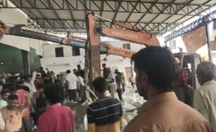 인도 서부서 소금 공장 외벽 무너져 12명 사망