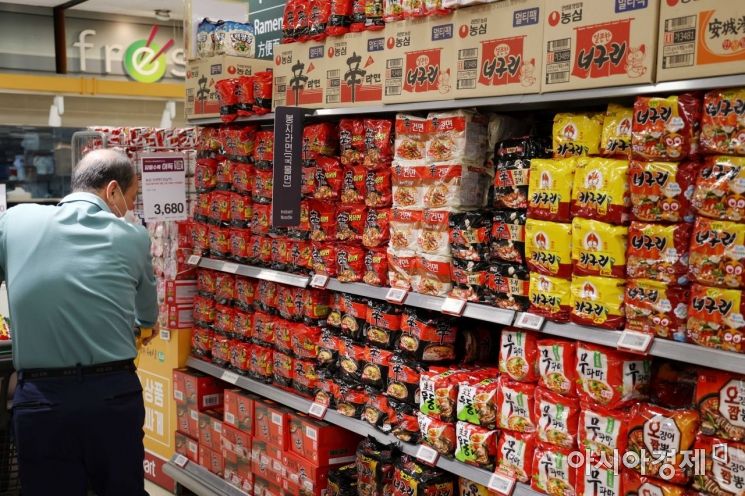 Changing Ramen Trends... More Spicy Ramen and Collaborations for 'Diversification'