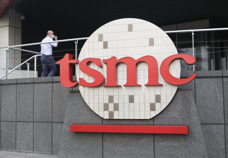 "TSMC, 싱가포르에 반도체 공장 건설 추진…보조금 지급 가능성"