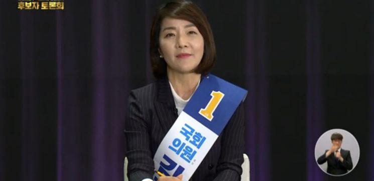 창원의창 보선 불붙은 ‘공방전’ … 김영선 vs 김지수, 후보자 토론회