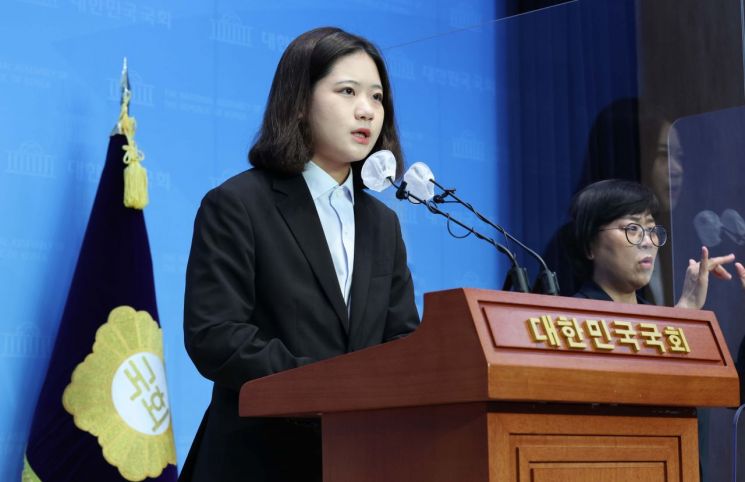박지현 "혁신안 수용 지도부에 감사…폭력적 팬덤과 결별한 민주당 만들겠다"