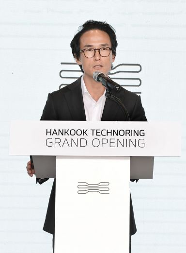 한국테크노링 오픈식에서 환영사하는 조현범 한국타이어앤테크놀로지 회장