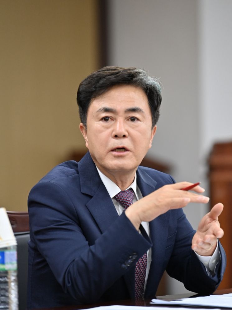 [충남지사 후보 인터뷰] 김태흠 "5개 권역 나눠서 맞춤형 균형개발"