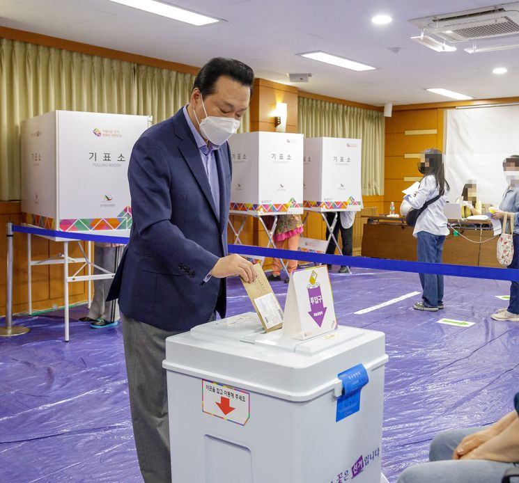 [포토]노현송 서울 강서구청장 사전 투표 