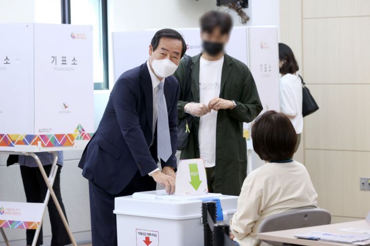 [포토]노현송 서울 강서구청장 사전 투표 