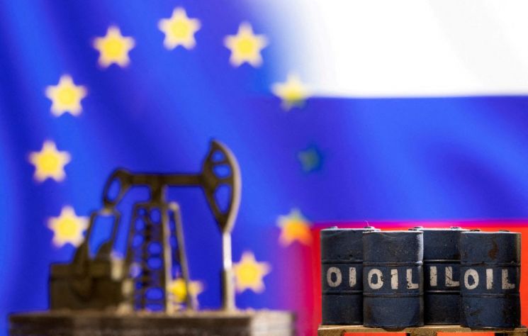 EU 정상, 러 석유 부분 금수조치 합의…송유관 제재는 실패      