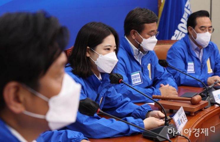 박지현 더불어민주당 상임선대위원장이 31일 국회에서 열린 중앙선거대책회의에 참석, 모두 발언을 하고 있다./윤동주 기자 doso7@