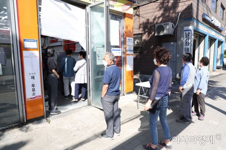 6·1지방선거, 20년만에 최저 투표율…"'샤이 민주당'은 없었다"