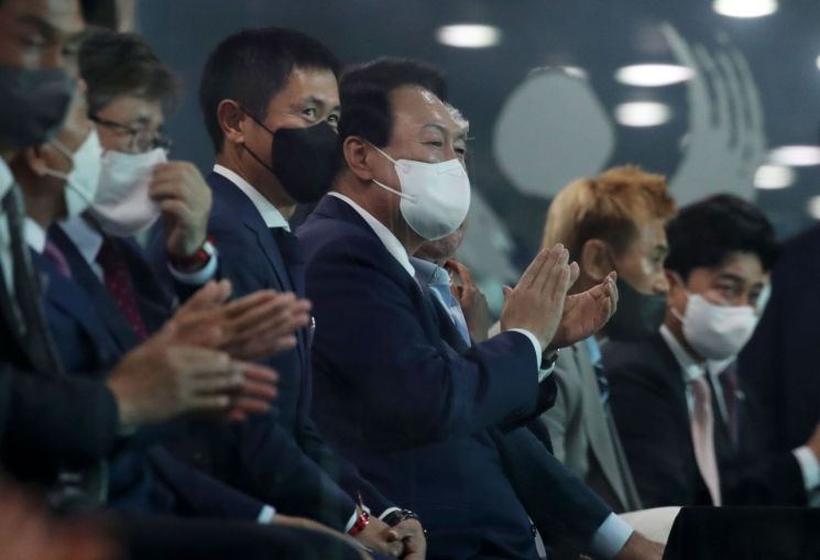 尹 "중국 포기한 2023아시안컵, 개최 적극 추진할 것" 지시