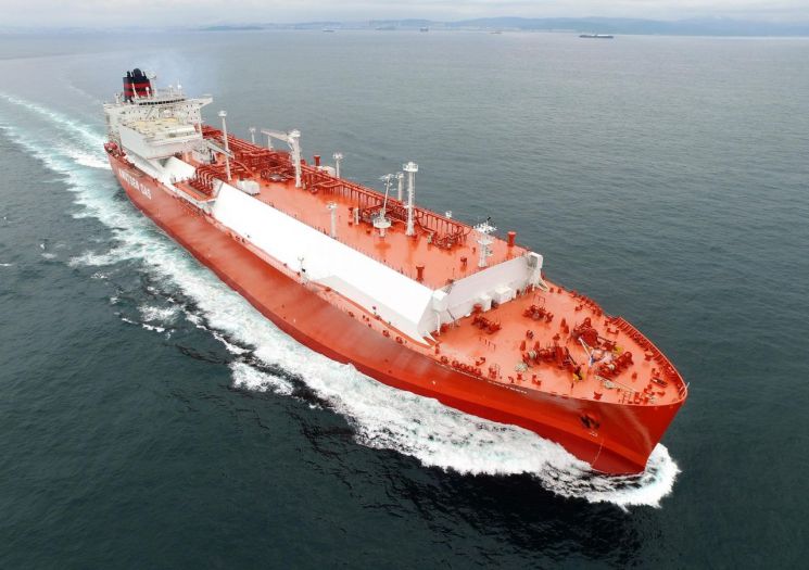 몸값 높아진 韓 LNG 선박 탐내는 글로벌 선사…한국조선해양, 3척 선가 높여 재계약