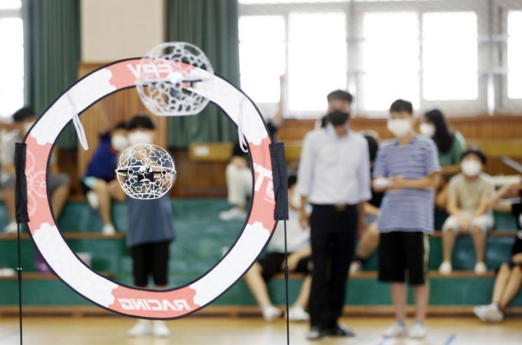 광주북구, 초·중학생 대상 ‘찾아가는 드론축구 교실’ 운영