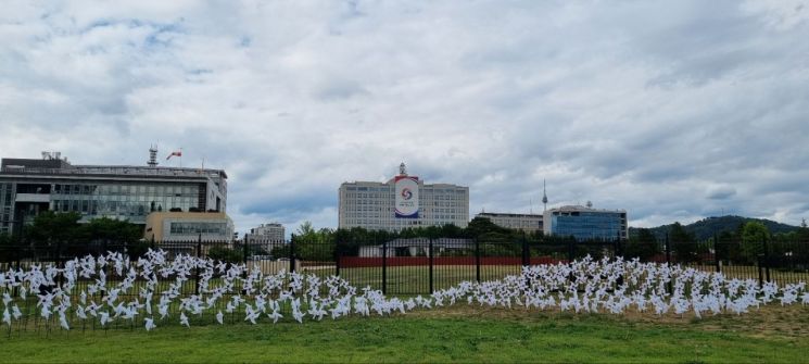 전망대에서 바라본 대통령 집무실과 앞뜰 모습(사진=류태민 기자)