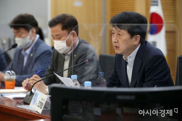 오기형 더불어민주당 의원이 15일 국회의원회관에서 더불어민주당 내 최대 의원모임인 '더좋은미래'(더미래)가 주최한 2022년 대통령선거와 지방선거 평가 토론회에서 발언하고 있다./윤동주 기자 doso7@