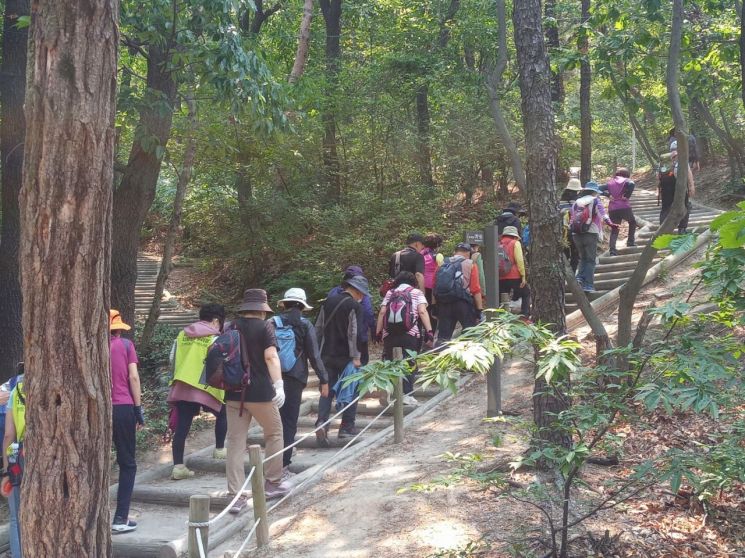 강북구, 북한산 둘레길 ‘도란도란 좋은 길 힐링걷기' 진행 