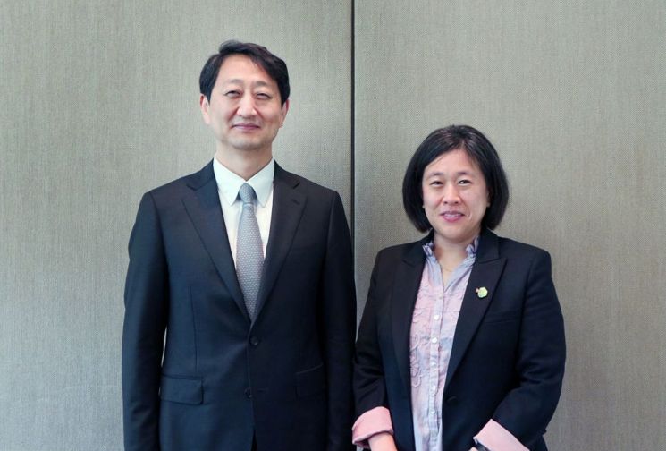 안덕근 산업통상자원부 통상교섭본부장(왼쪽)은 지난 15일(현지시간) 스위스 제네바에서 캐서린 타이 미국 무역대표부(USTR) 대표와 면담을 갖고 한미 통상 현안을 논의했다. [사진제공 = 산업통상자원부]