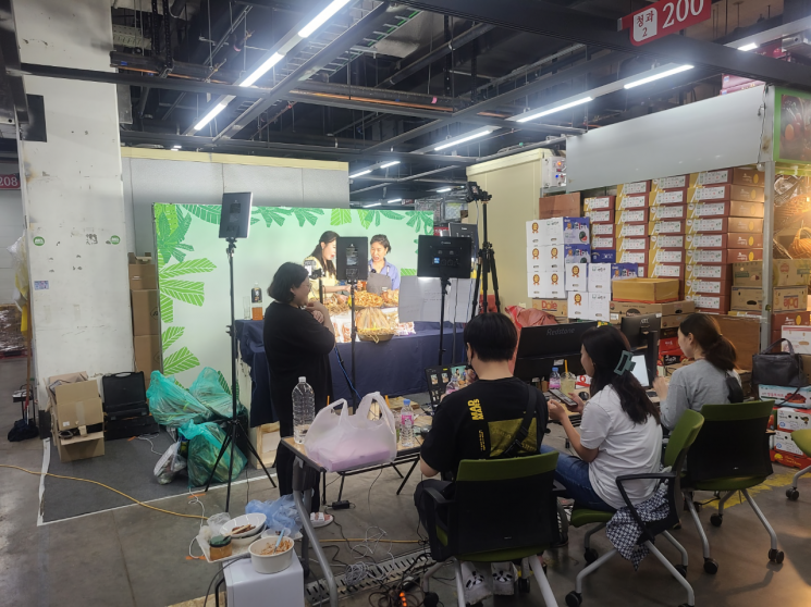 가락시장 네이버 쇼핑라이브 통한 라이브 커머스 방송