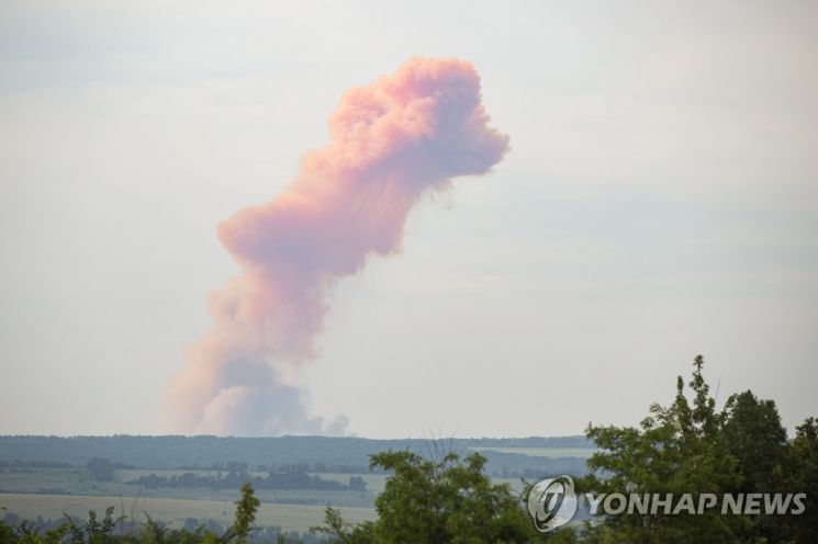 18일 루한스크(러시아명 루간스크)지역에서 발생한 초대형 폭발 [이미지출처=연합뉴스]