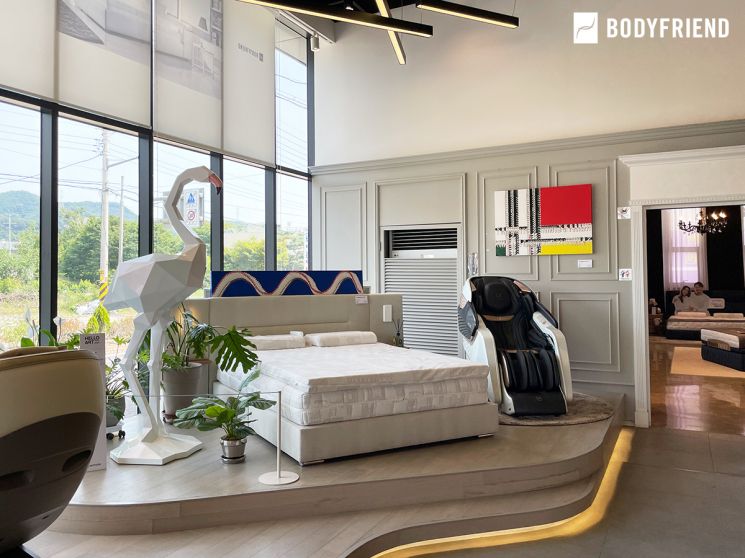 바디프랜드, '안마의자+아트' 컬래버 마케팅 확대