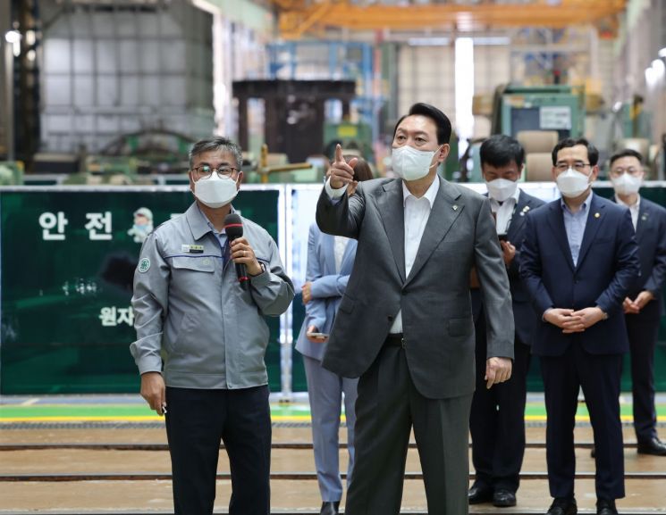 尹 방문한 두산에너빌리티…원전 협력사와 상생 추진