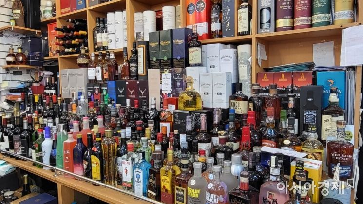 [르포]"젊은 손님들이 많이 오죠" 위스키 매력에 빠진 MZ세대