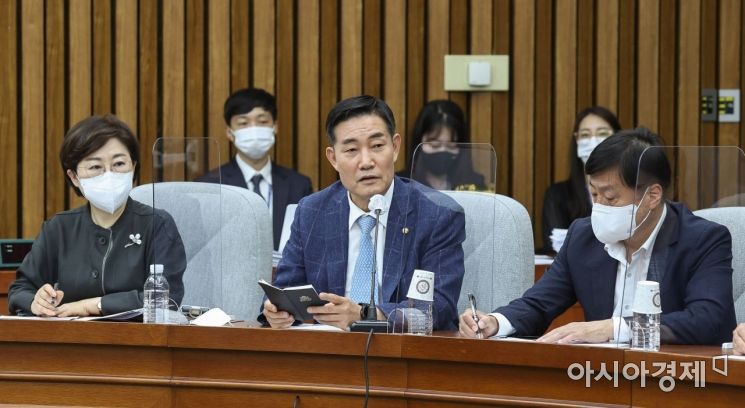 與 "반미 선동 멈춰라" vs 野 "진상 규명"…美도청 격돌(종합)