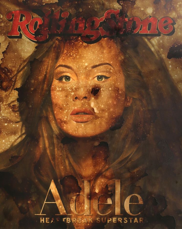 _Adele, 2022, acrylic and coffee on canvas, 250x200cm. 사진제공 = 아라리오 갤러리