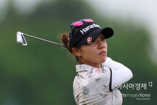 리디아 고가 메이저 KPMG위민스 PGA챔피언십 둘째날 12번홀에서 아이언 샷을 하고 있다. 베데스다(미국)=Getty images/멀티비츠