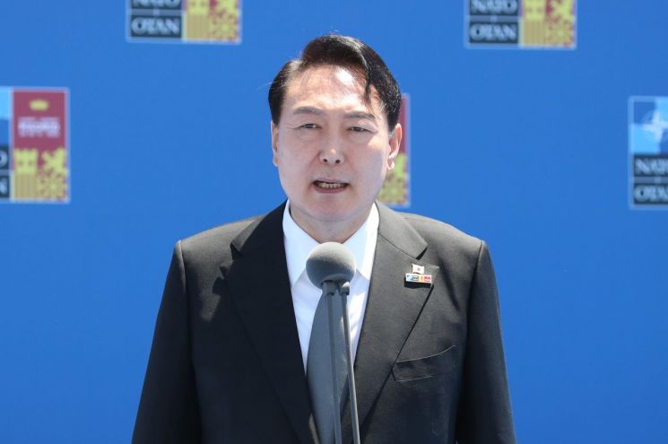 나토 연설 나선 尹 "한국은 안보위기에 역량 갖춰… 책임 다하겠다"
