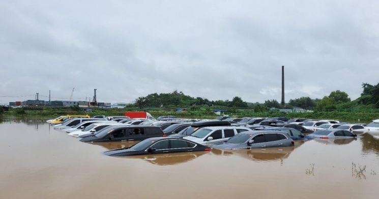 침수·도로파손… 200mm 넘는 폭우에 곳곳 피해