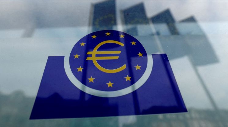 ECB, 기준금리 0.75%P 올려 1.25%…유례없는 '자이언트 스텝'