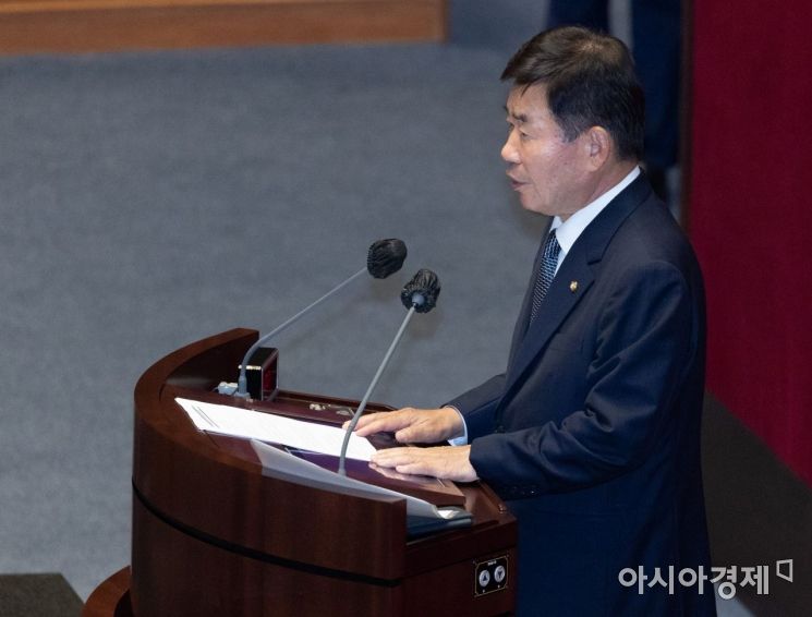 하반기 국회의장으로 선출된 김진표 의원이 4일 국회에서 열린 본회의에서 당선인사를 하고 있다./윤동주 기자 doso7@