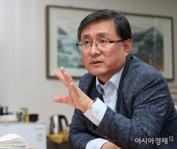 [인터뷰]김성환 민주당 정책위의장 "유가·직장인 점심값 부담부터 낮추겠다"