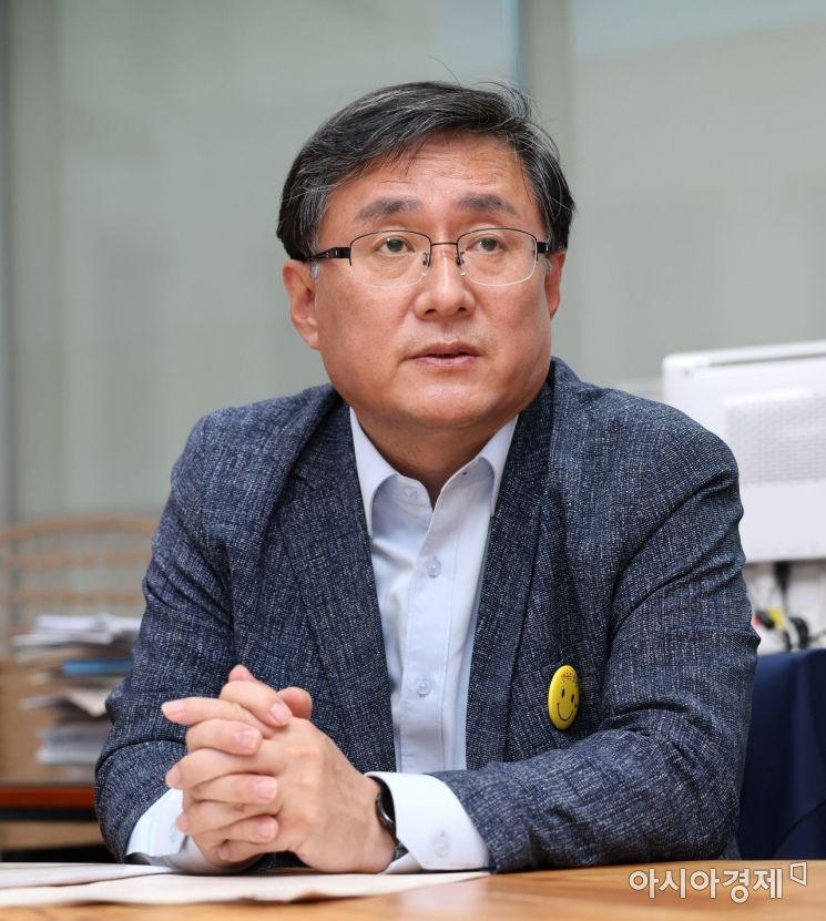 [인터뷰]김성환 민주당 정책위의장 "유가·직장인 점심값 부담부터 낮추겠다"