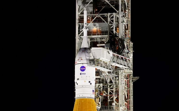 美 달궤도 시험위성 연락 두절…우주정거장 건설 차질 