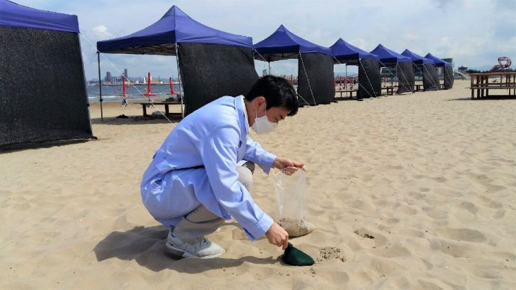 경북도 보건환경연구원은 동해안 4개 시·군 23개 지정해수욕장을 대상으로 토양오염조사를 했다.