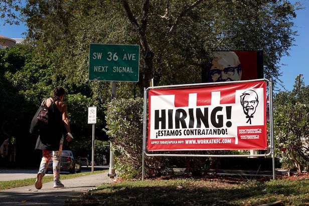 美 실업수당 청구 23.5만건…5주 연속 23만건대 기록
