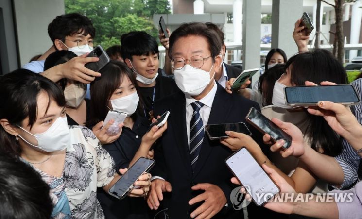 이재명 결국 ‘당대표 출마’ 선택, 향후 행보가 ‘정치생명’ 좌우한다