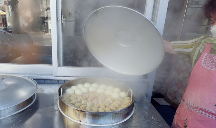 [조용준의 여행만리]켜켜이 쌓인 역사, 천년의 시간을 거닐다