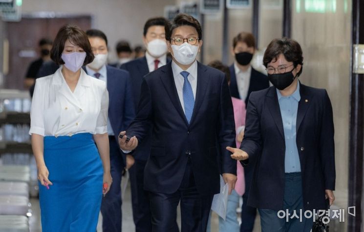 권성동 국민의힘 대표 직무대행이 14일 국회에서 열린 최고위원회의에 참석하고 있다./윤동주 기자 doso7@