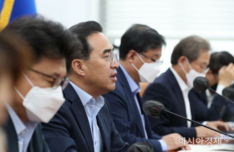 박홍근 더불어민주당 원내대표가 14일 국회에서 열린 정책조정회의에 참석, 모두발언을 하고 있다./윤동주 기자 doso7@