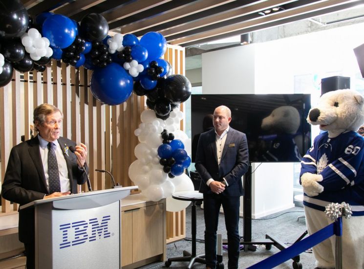 지난 4월 IBM 캐나다 토론토 새 플래그십 사무실 오픈 당시 행사 모습(사진출처=IBM 캐나다 트위터)