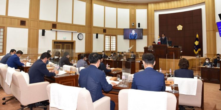 경북 경산시의회는 제1차 본회의를 시작으로 제238회 임시회를 개회하고 7일간의 의정활동에 들어간다.