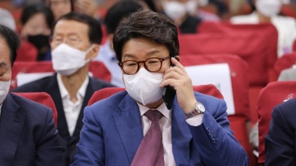 권성동 추천 대통령실 9급 직원, 강릉시 선관위원 아들