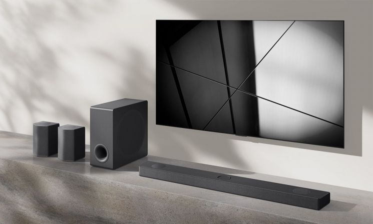 LG전자, 스피커 3개 탑재로 입체음향 강화한 사운드바 출시