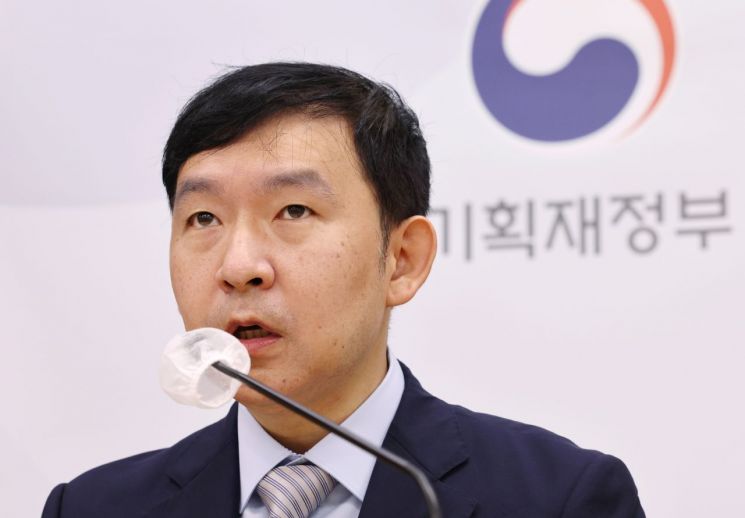 정부, 석달 연속 '경기둔화' 우려…"수출회복세 제약"