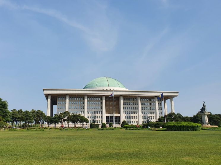 [국회 떠나는 보좌진①]"능력 인정받고 처우 더 좋은 곳으로 갑니다"