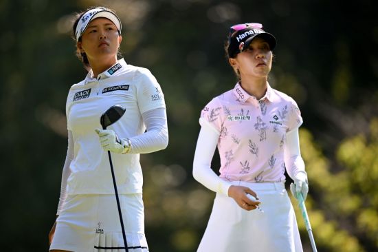 고진영(왼쪽)과 리디아 고는 정그린 그린코칭솔루션 대표의 도움을 받고 기나긴 부진에서 벗어났다.