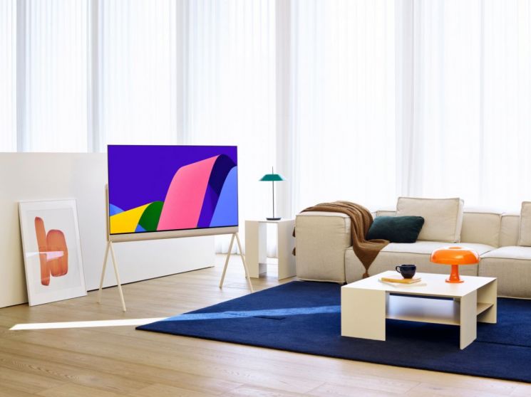 TV가 거실 가운데?…LG전자 '뒤태' 예쁜 오브제컬렉션 포제 출시 