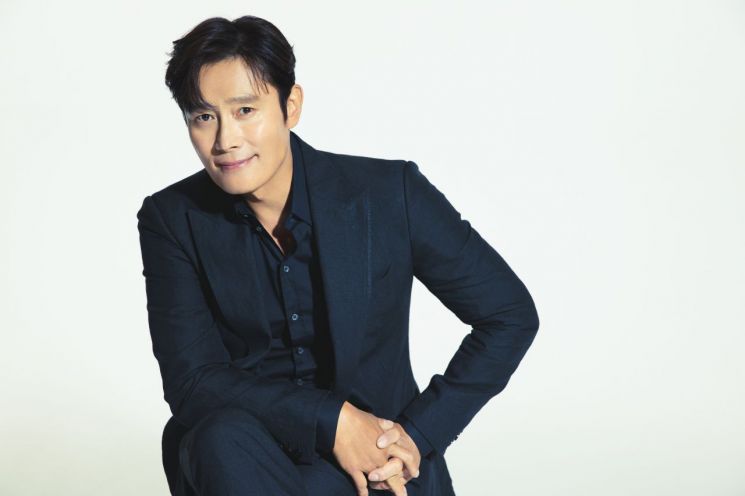 [인터뷰] 이병헌 "팬데믹 맞닿은 '비상선언', 현실이 영화를 앞선다"