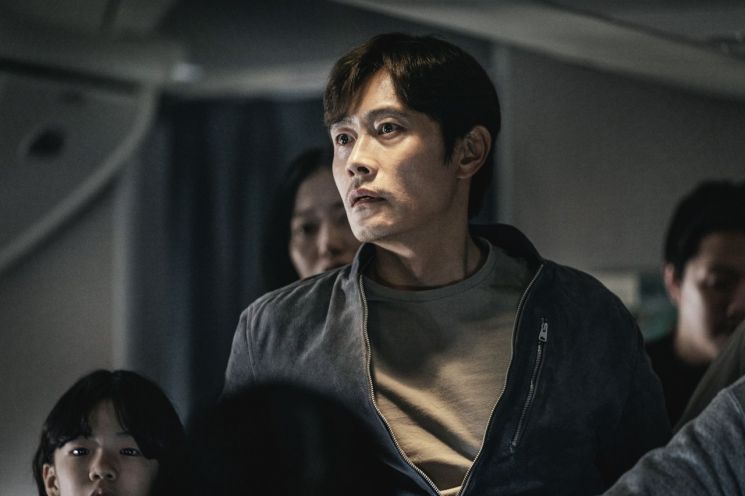 [인터뷰] 이병헌 "팬데믹 맞닿은 '비상선언', 현실이 영화를 앞선다"